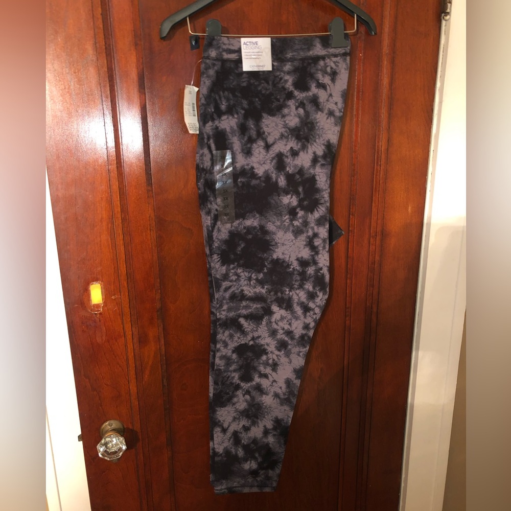 Catherines Black & Grey tie dye leggings (NWT)